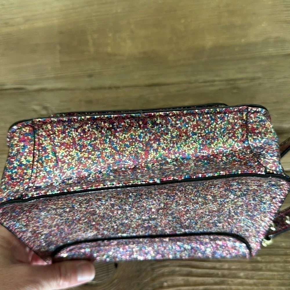 Kate Spade Little Girls GLITTER purse with crossbody strap. - Picture 6 of 10